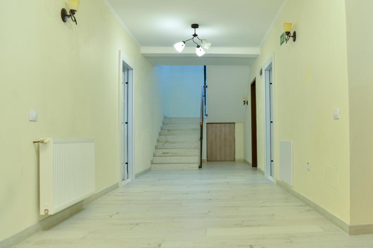 Râmnicu VâlceaCasa Avram别墅 外观 照片